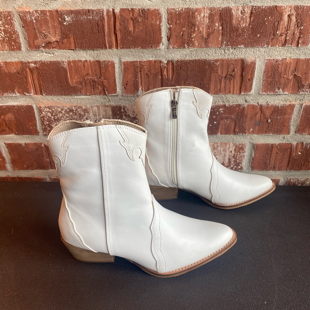 White Boots (New)